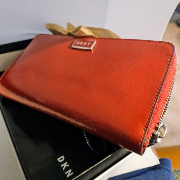 [NWT] DKNY Women's Wallet - Picture 2 of 16